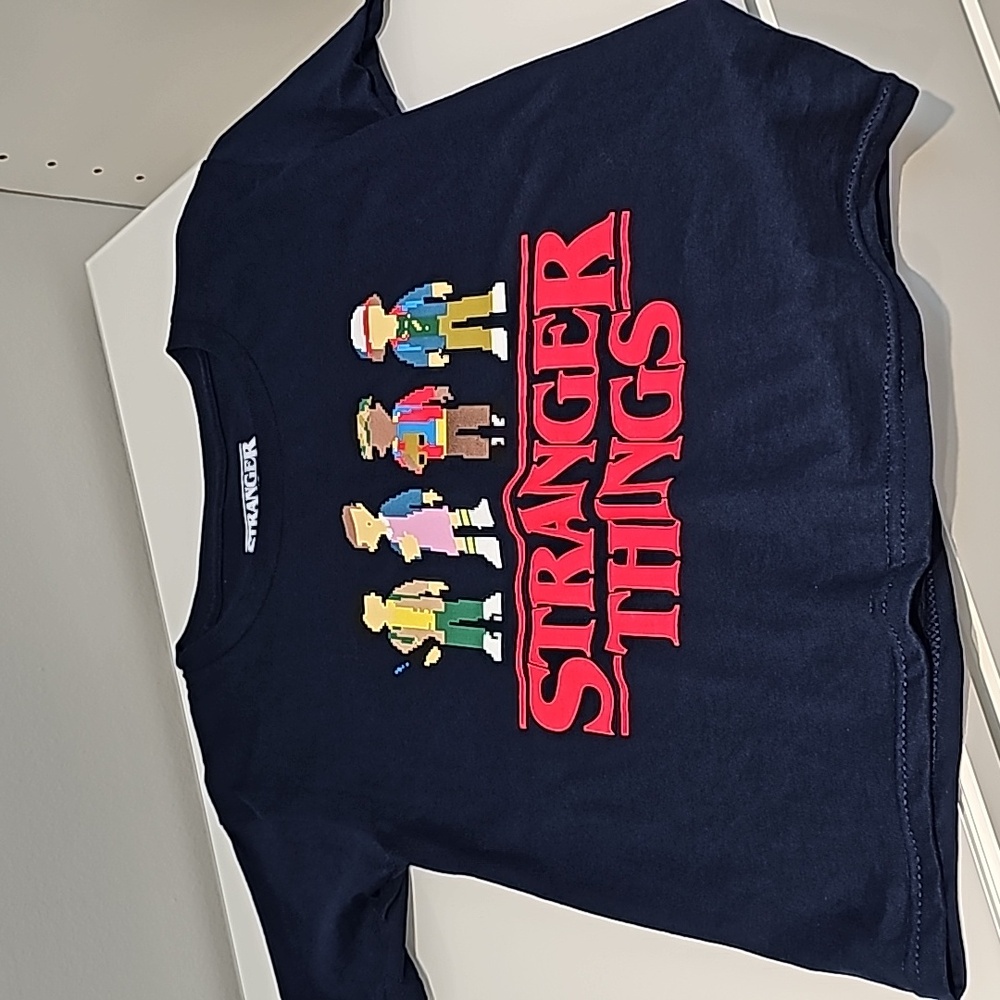 Kids sz 6/7 Stranger Things Shirt